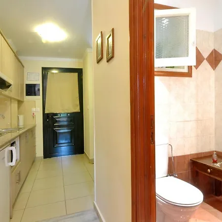 Marilena And Paleokasztríca